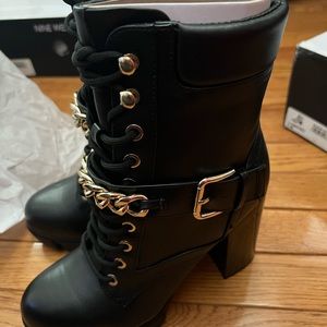 Nine West Vilage Heeled Lug Sole Booties